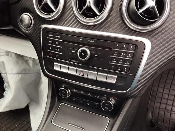 Mercedes-Benz Klasa A cena 21500 przebieg: 31828, rok produkcji 2018 z Kielce małe 121